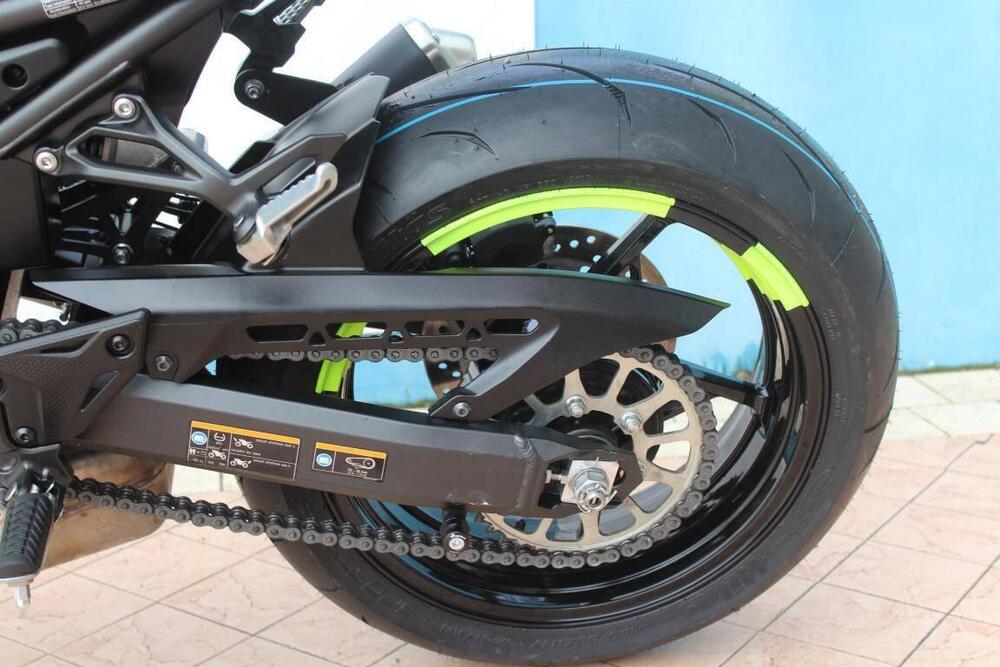 Kawasaki Z 900 (2025 - 26) (4)