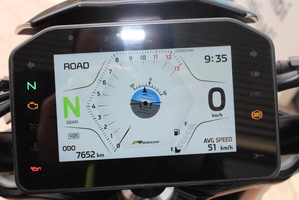 Kawasaki Z 900 (2025 - 26) (5)