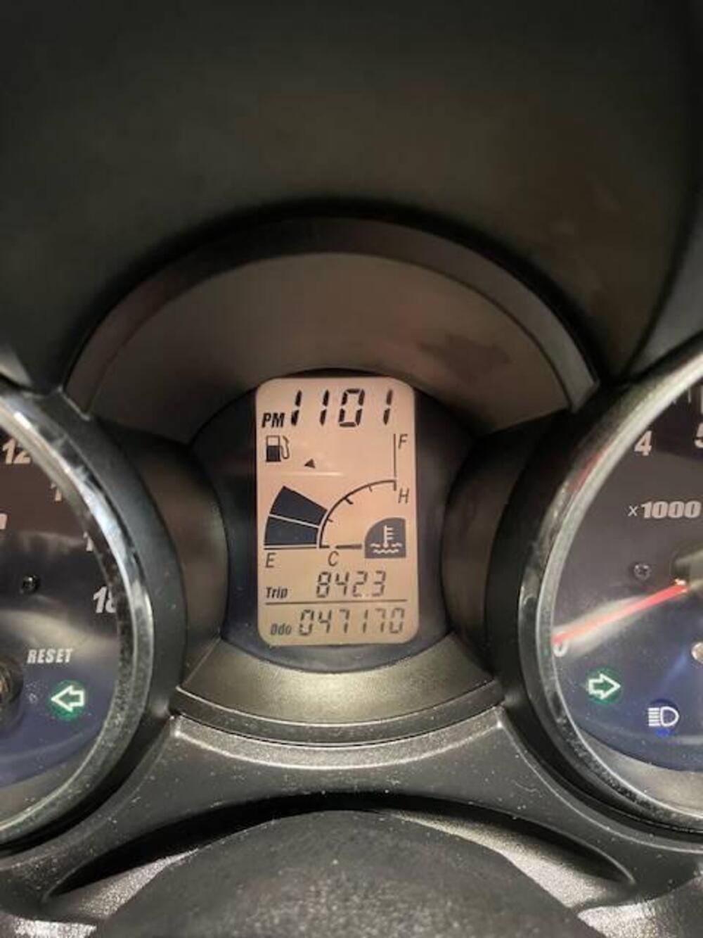 Yamaha Majesty 400 (2004 - 08) (11)