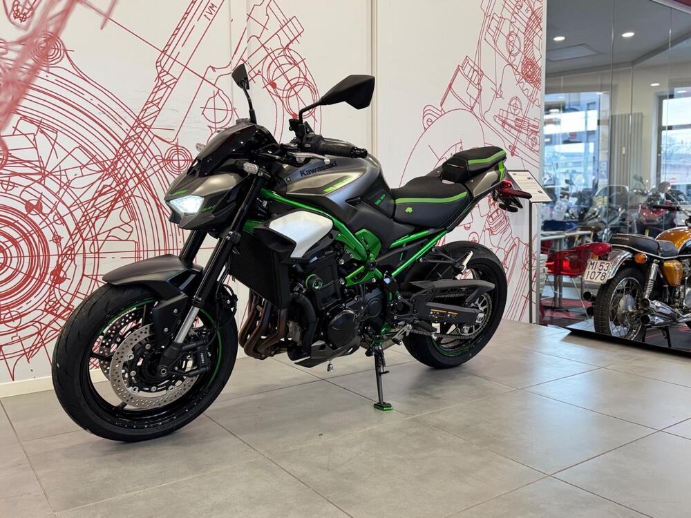 Kawasaki Z 900 (2025 - 26) (5)