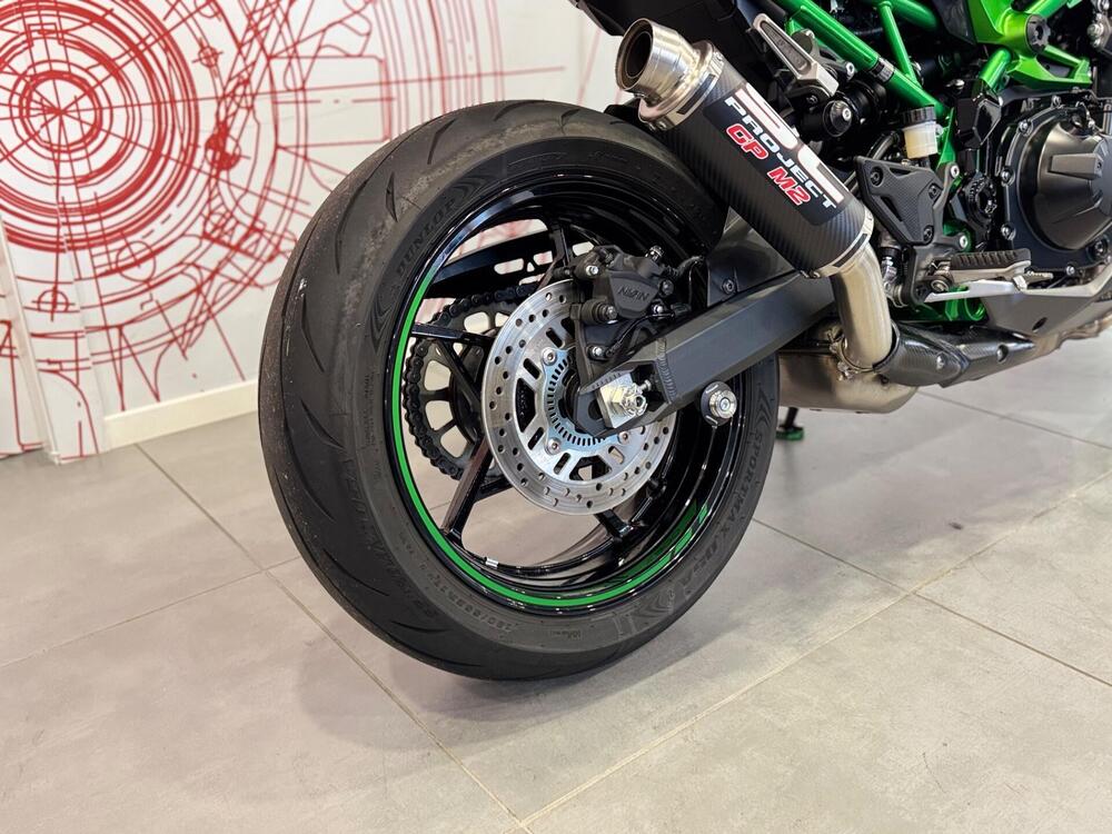 Kawasaki Z 900 (2025 - 26) (12)