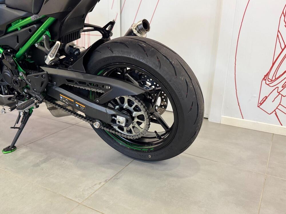 Kawasaki Z 900 (2025 - 26) (17)