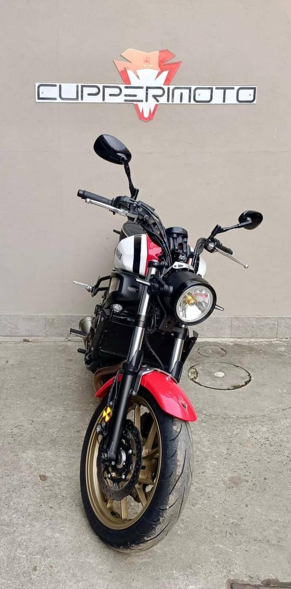 Yamaha XSR 700 (2021) (2)