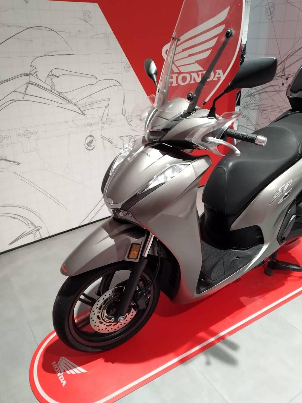 Honda SH 350 (2021 - 24) (3)