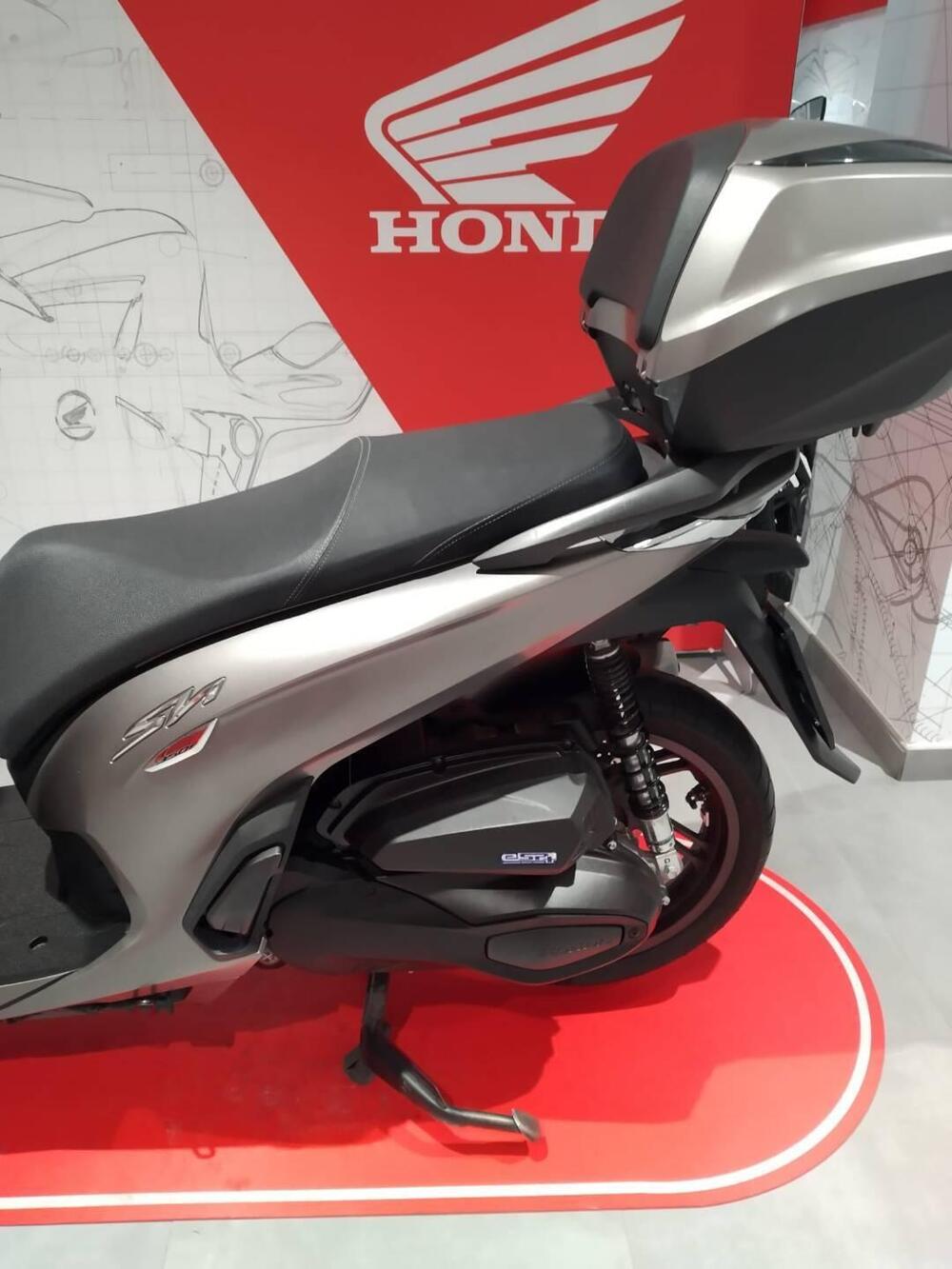 Honda SH 350 (2021 - 24) (10)