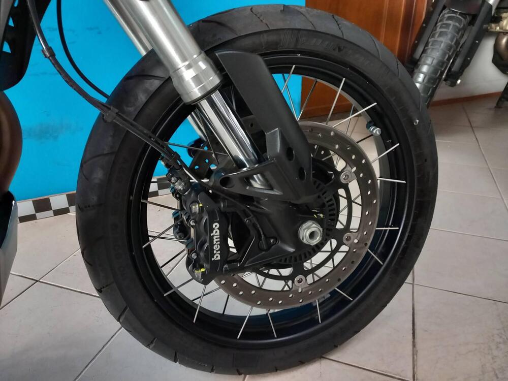 Moto Guzzi V85 TT (2021 - 23) (19)