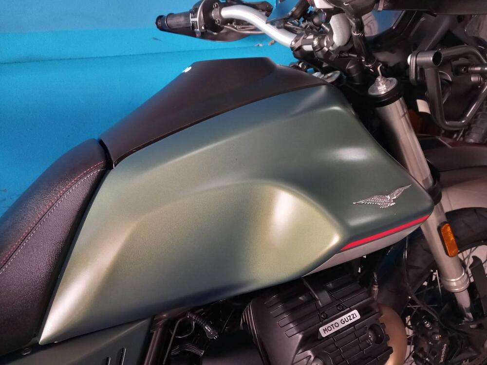 Moto Guzzi V85 TT (2021 - 23) (16)