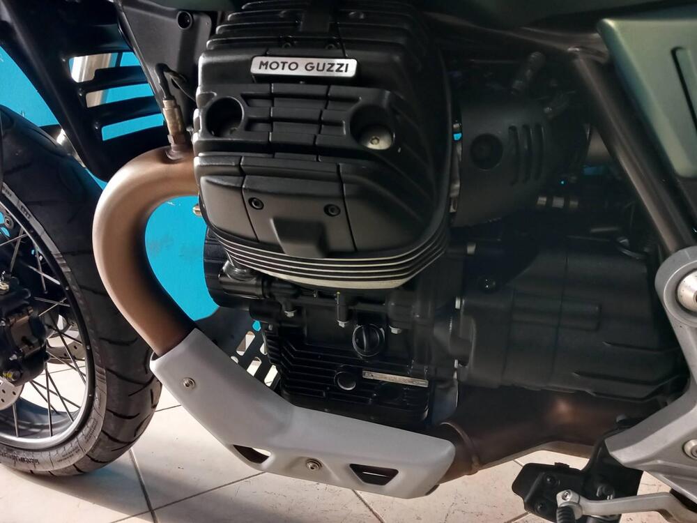 Moto Guzzi V85 TT (2021 - 23) (10)