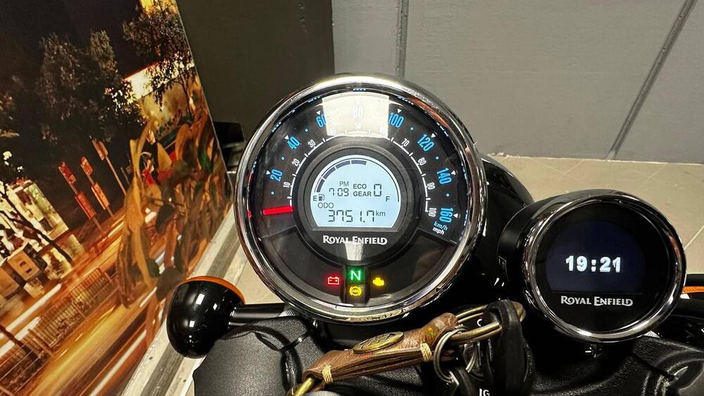 Royal Enfield Meteor 350 (2021 - 26) (4)