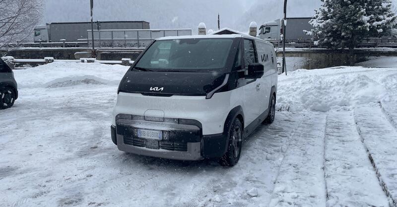 Kia PV5: debutta il primo PBV del brand, tra trasporto passeggeri e lavoro