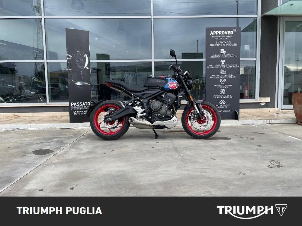 Triumph Trident 660 Triple Tribute Edition (2025 - 26) (4)