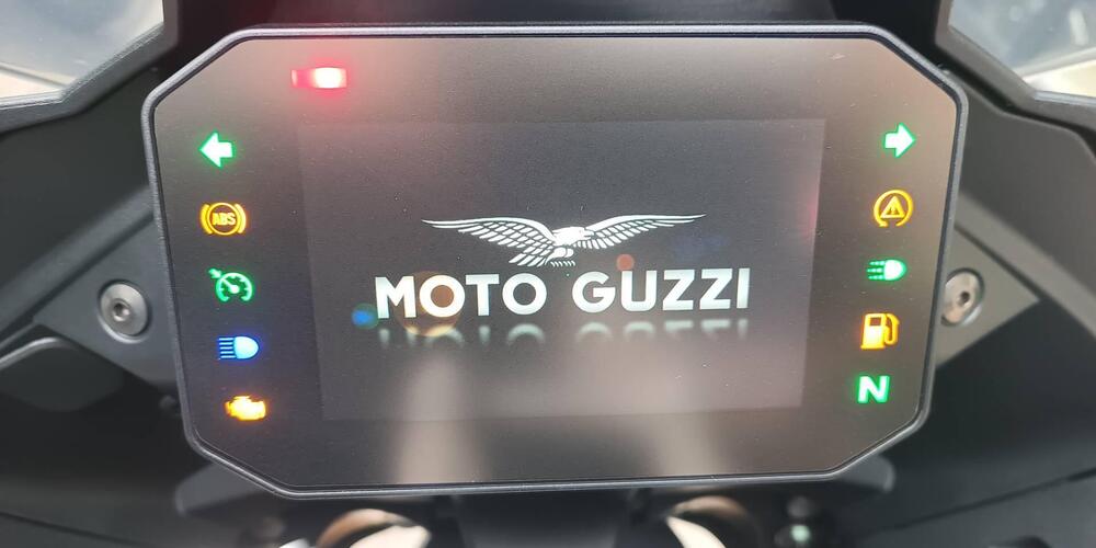 Moto Guzzi V100 Mandello S (2022 - 24) (3)