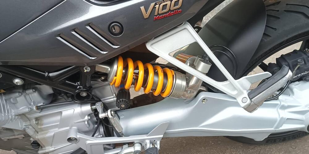 Moto Guzzi V100 Mandello S (2022 - 24) (4)