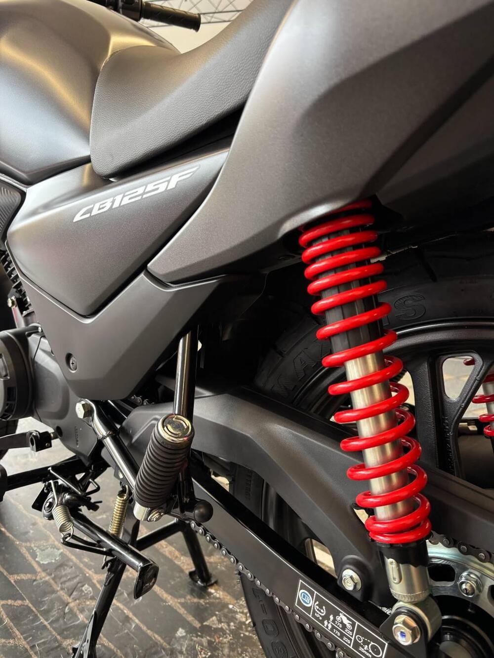 Honda CB 125 F (2026) (5)