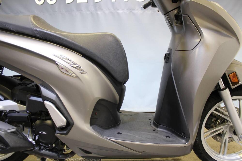 Honda SH 350 (2021 - 24) (9)