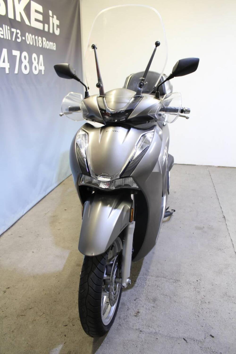 Honda SH 350 (2021 - 24) (13)