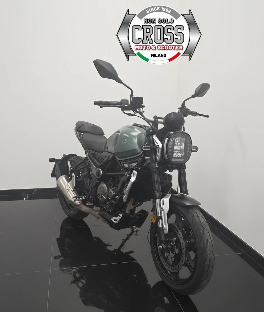 Voge Trofeo 300AC (2021 - 26) (2)