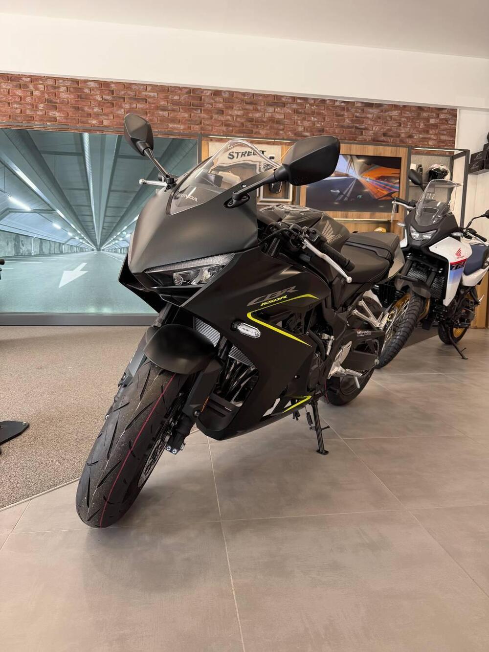 Honda CBR 650 R E-Clutch (2024 - 26)