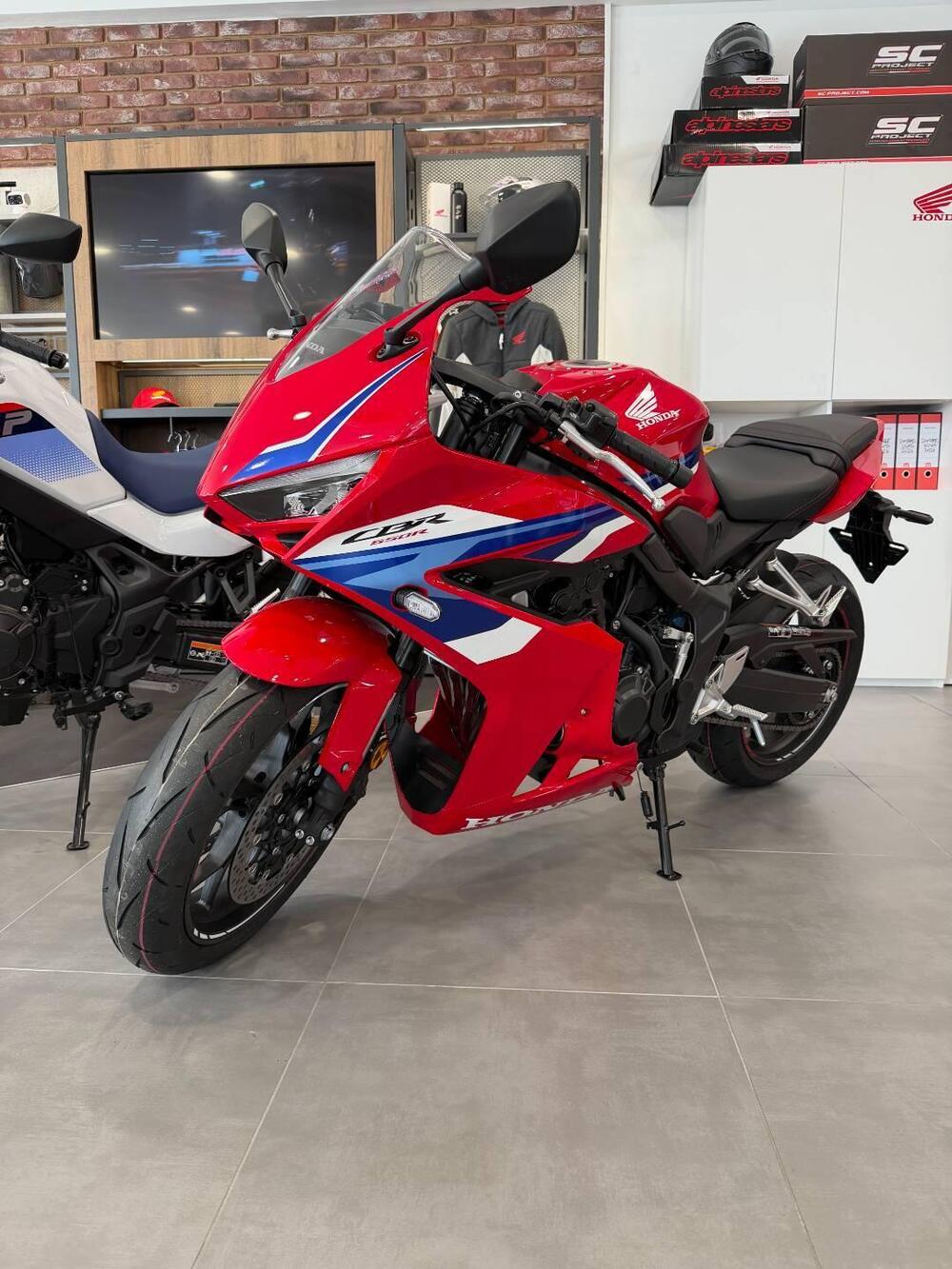 Honda CBR 650 R E-Clutch (2024 - 26) (2)