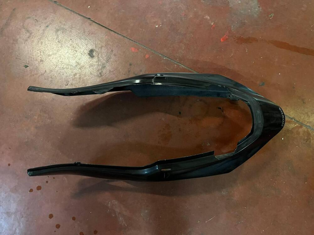 Codone nero usato vfr '98/2001 ottime condizioni Honda (2)