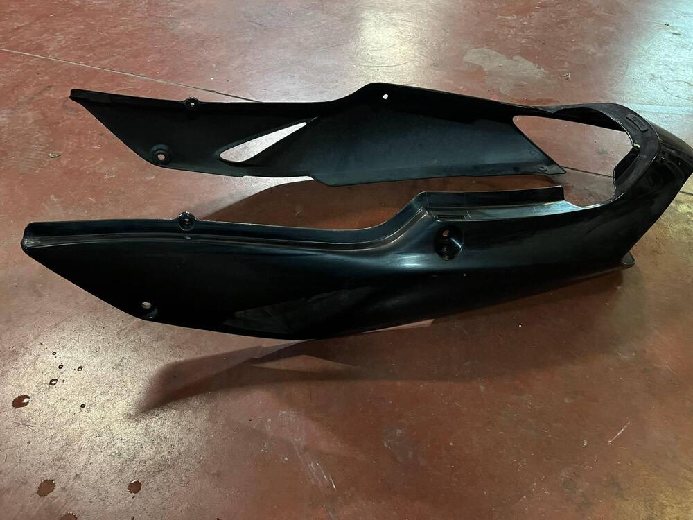 Codone nero usato vfr '98/2001 ottime condizioni Honda (3)