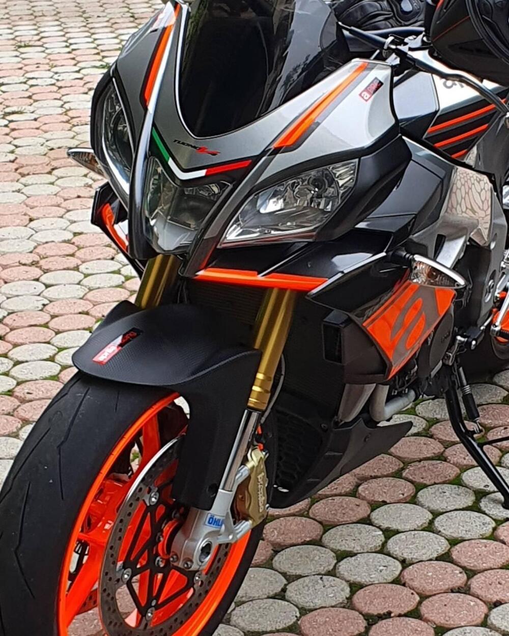Aprilia Tuono V4 RR (2015 - 17) (2)