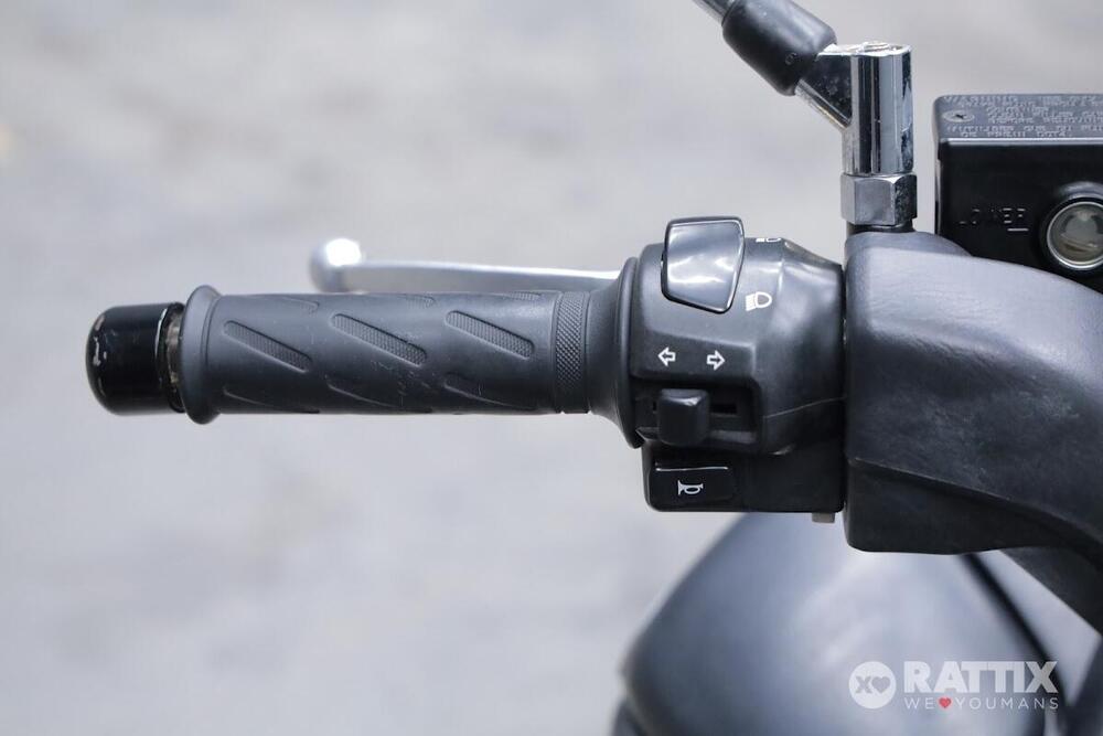 Suzuki Burgman AN 250 (2001 - 03) (11)