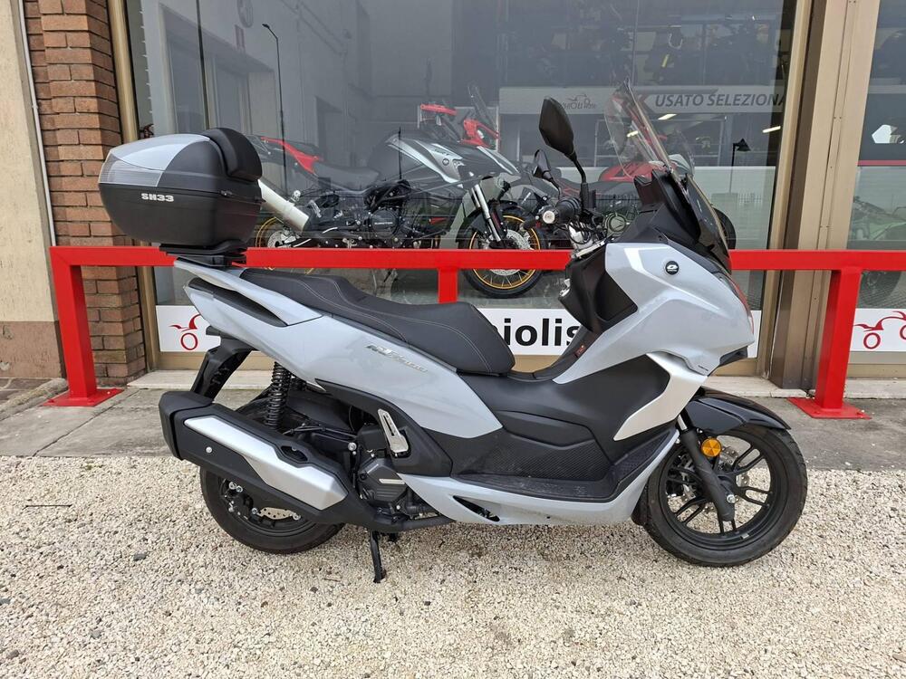 QJ Motor MTX 300 (2025 - 26) (3)