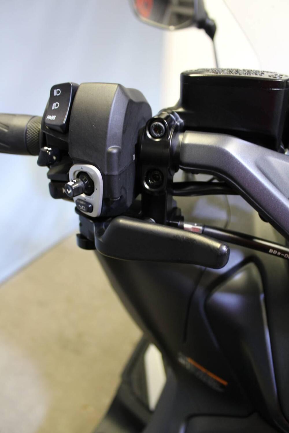 Yamaha T-Max 560 (2022 - 24) (10)