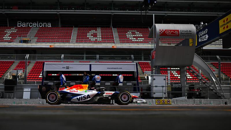 F1 2026, Lawson sorride a Barcellona: &ldquo;Test molto solido, l&rsquo;affidabilit&agrave; &egrave; un punto di forza del motore Red Bull&rdquo;