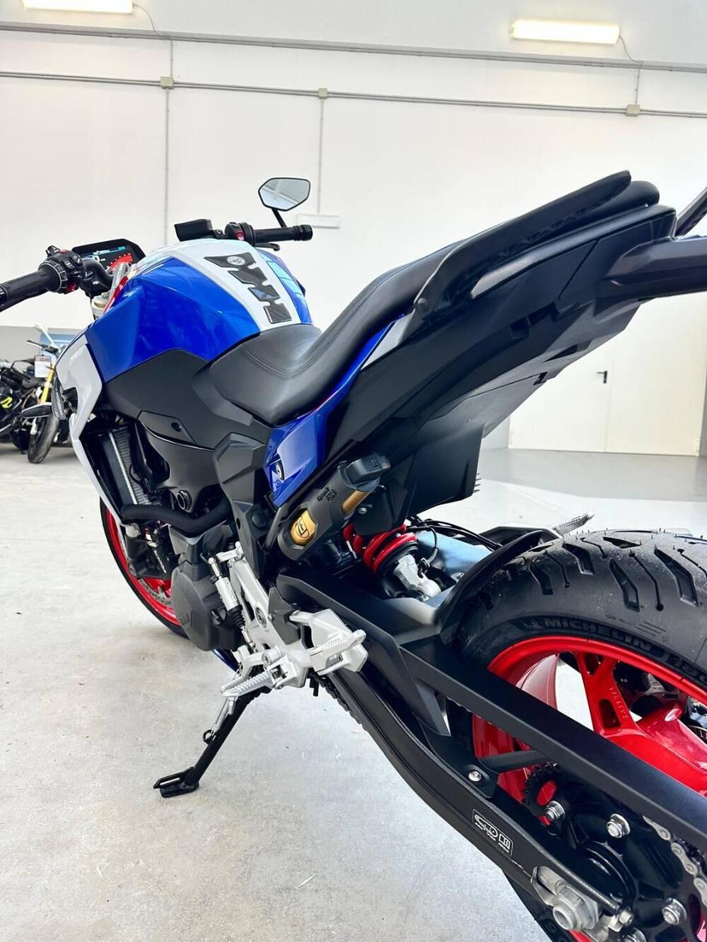 Bmw F 900 R (2025 - 26) (11)