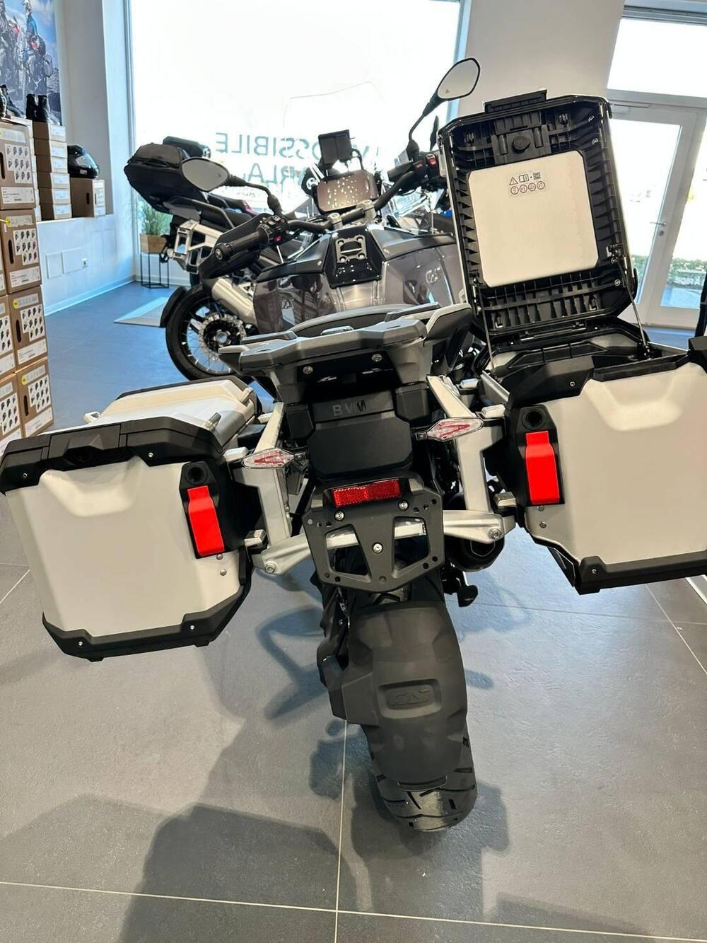 Bmw R 1300 GS Adventure Triple Black (2025 - 26) (3)