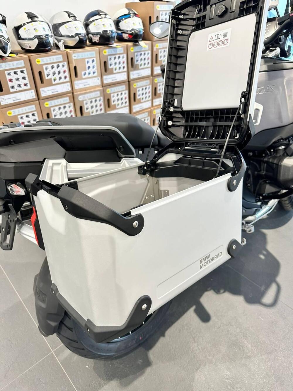 Bmw R 1300 GS Adventure Triple Black (2025 - 26) (6)