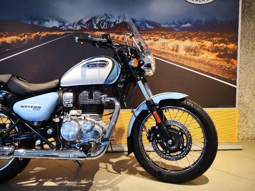Royal Enfield Meteor 350 Aurora (2024 - 26) (4)