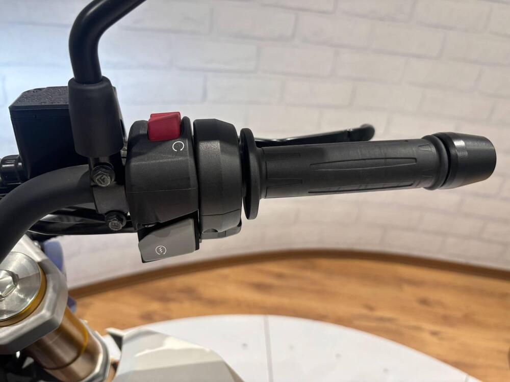 Bmw G 310 R (2021 - 25) (10)