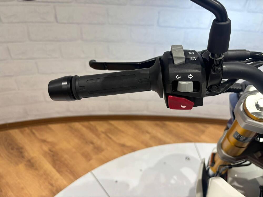 Bmw G 310 R (2021 - 25) (8)