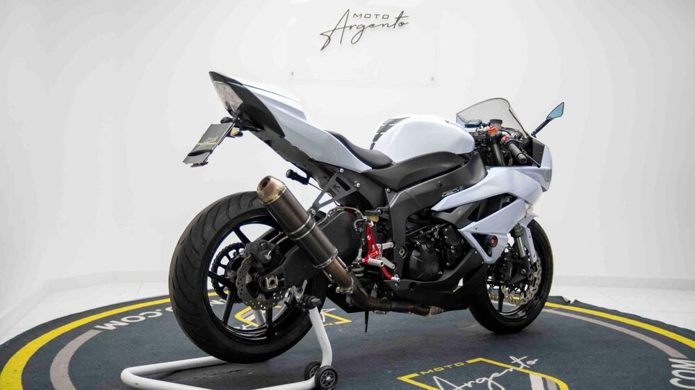 Kawasaki Ninja 600 ZX-6R (2009 - 16) (2)