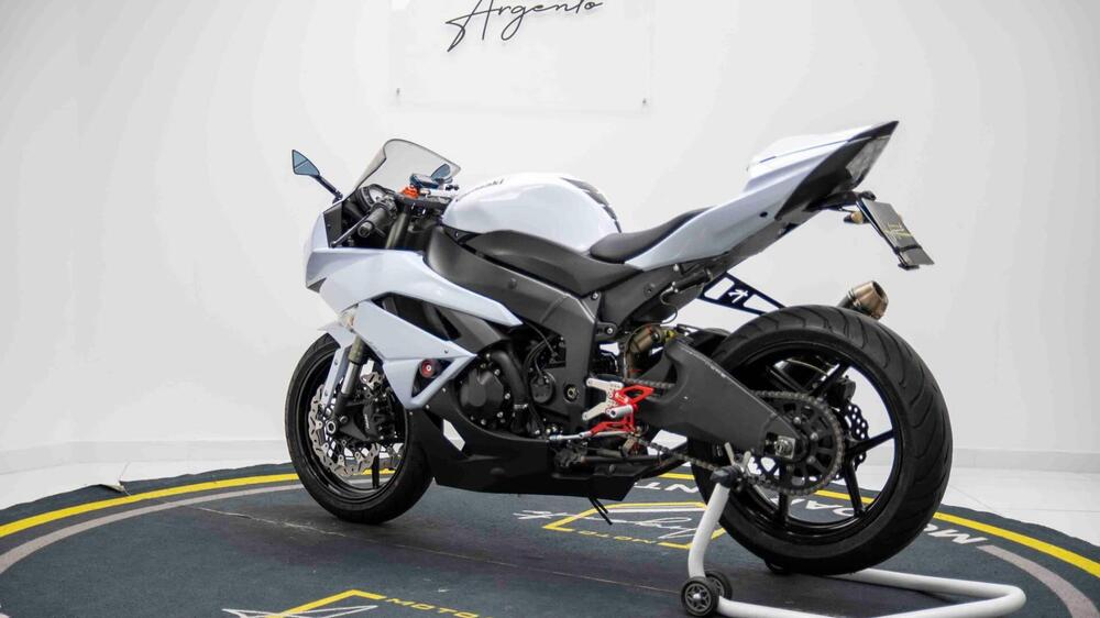 Kawasaki Ninja 600 ZX-6R (2009 - 16) (4)