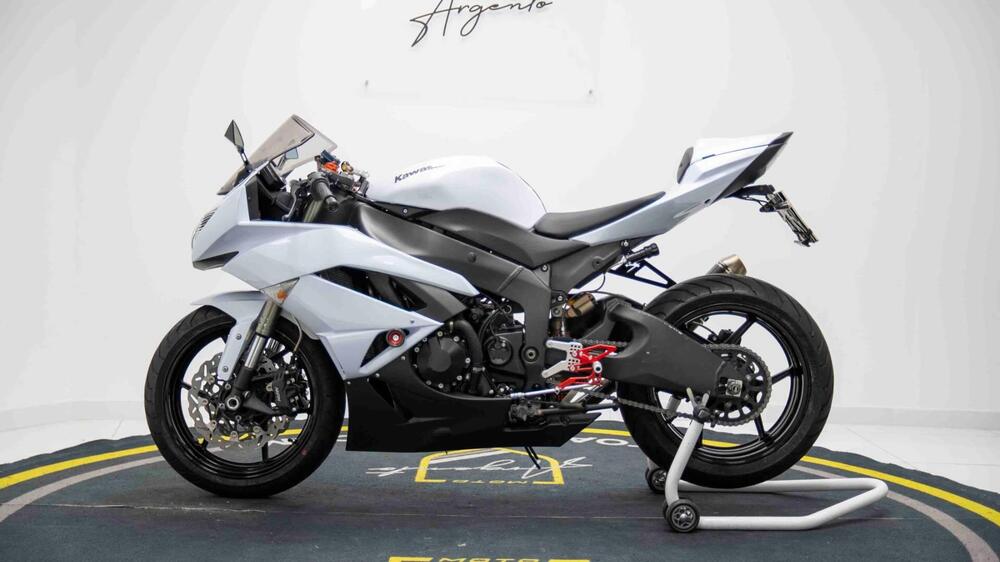 Kawasaki Ninja 600 ZX-6R (2009 - 16) (5)