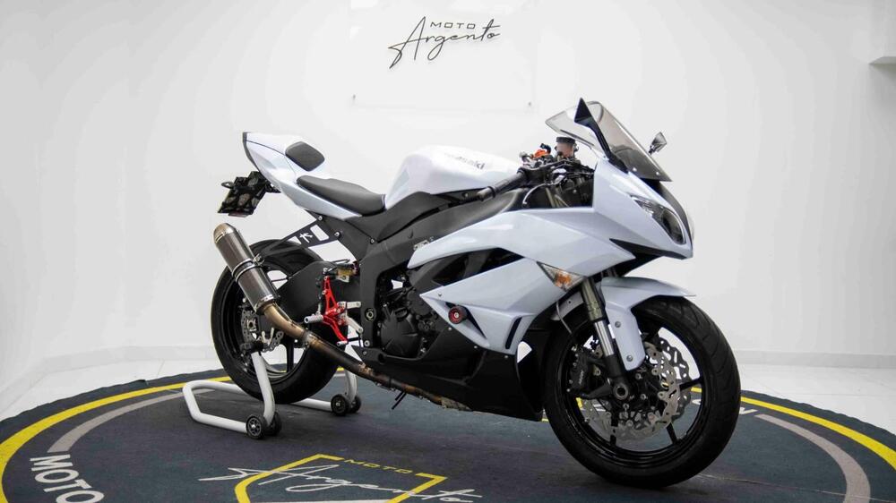 Kawasaki Ninja 600 ZX-6R (2009 - 16) (8)