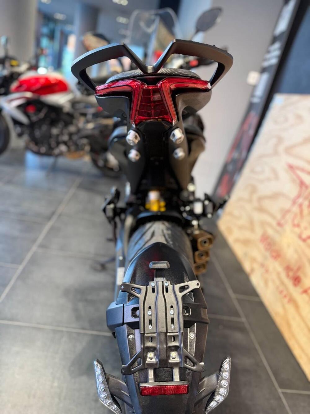 MV Agusta Turismo Veloce 800 Lusso SCS (2021 - 26) (10)