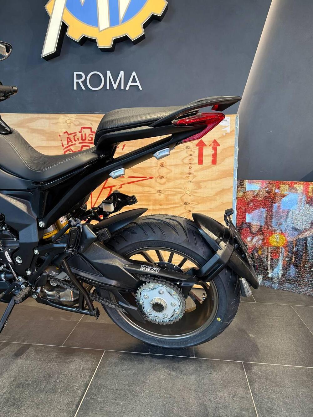 MV Agusta Turismo Veloce 800 Lusso SCS (2021 - 26) (8)