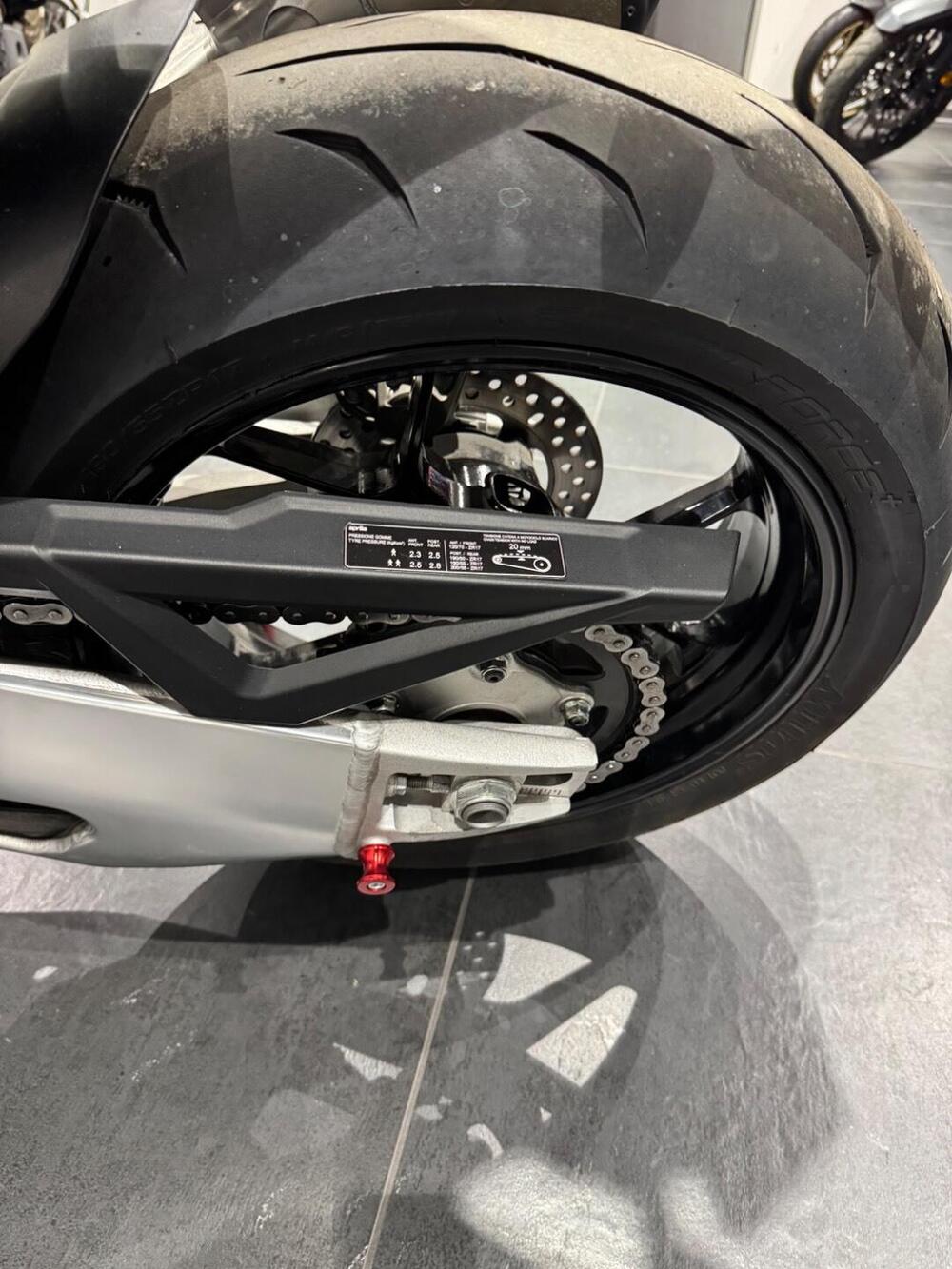 Aprilia Tuono V4 (2021 - 24) (6)