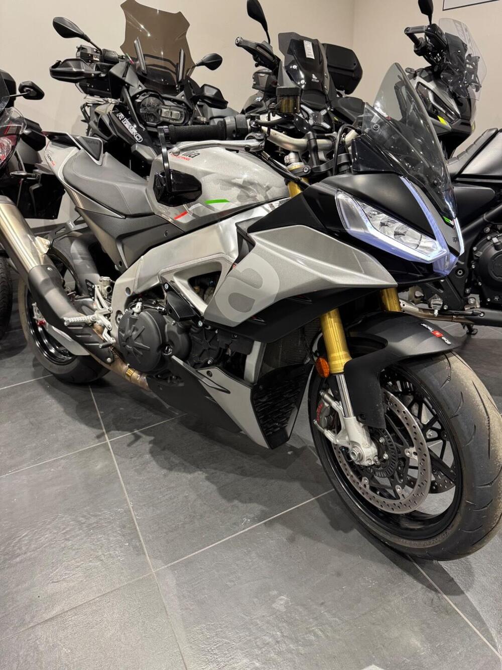 Aprilia Tuono V4 (2021 - 24) (8)