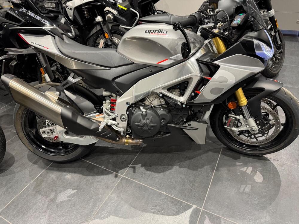 Aprilia Tuono V4 (2021 - 24) (11)