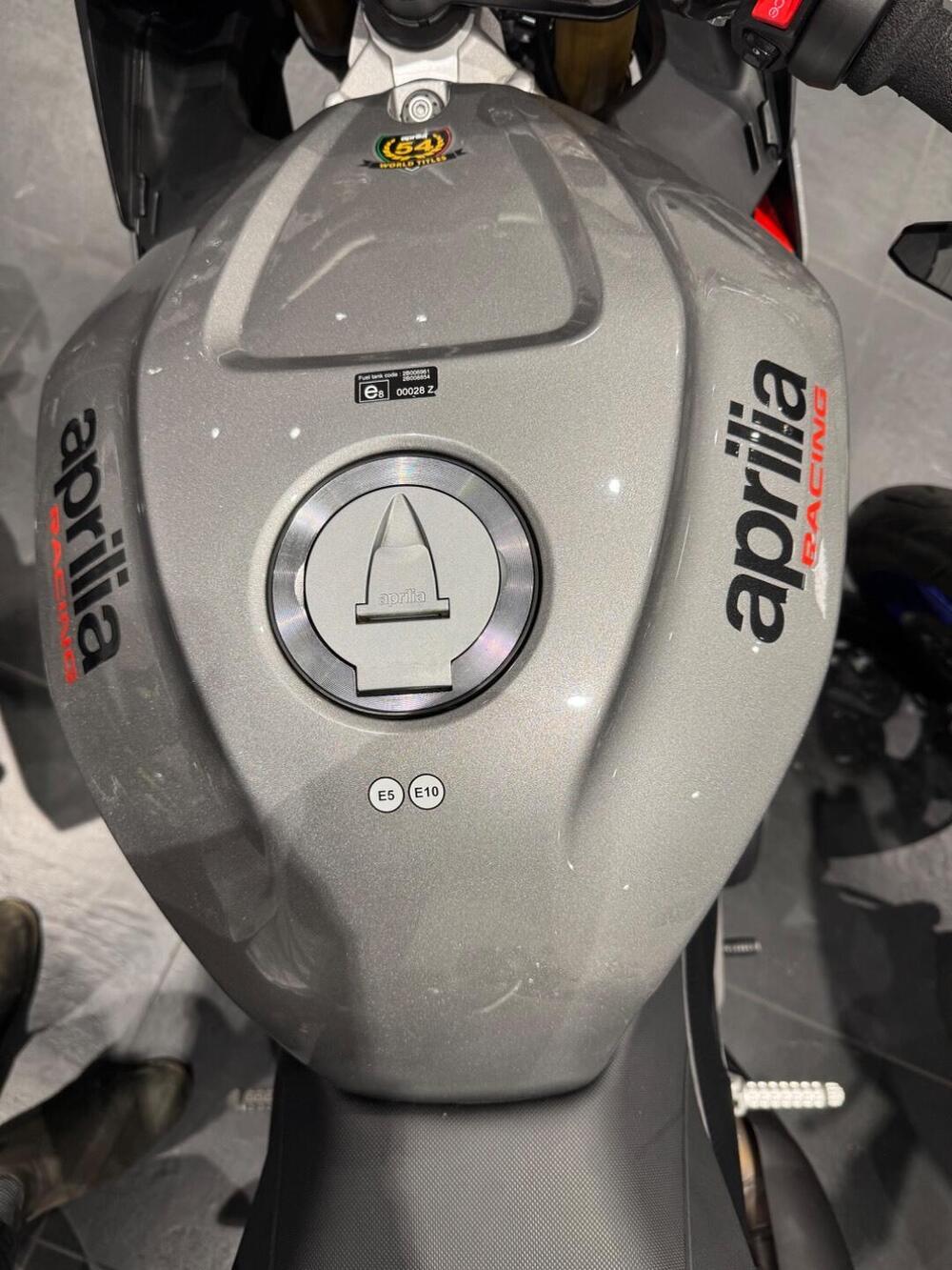 Aprilia Tuono V4 (2021 - 24) (16)