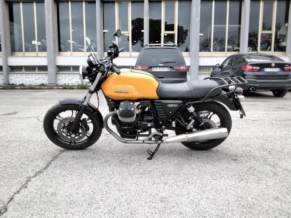 Moto Guzzi V7 II Special (2015 - 17) (2)