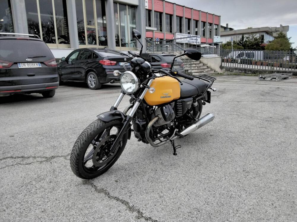 Moto Guzzi V7 II Special (2015 - 17) (3)