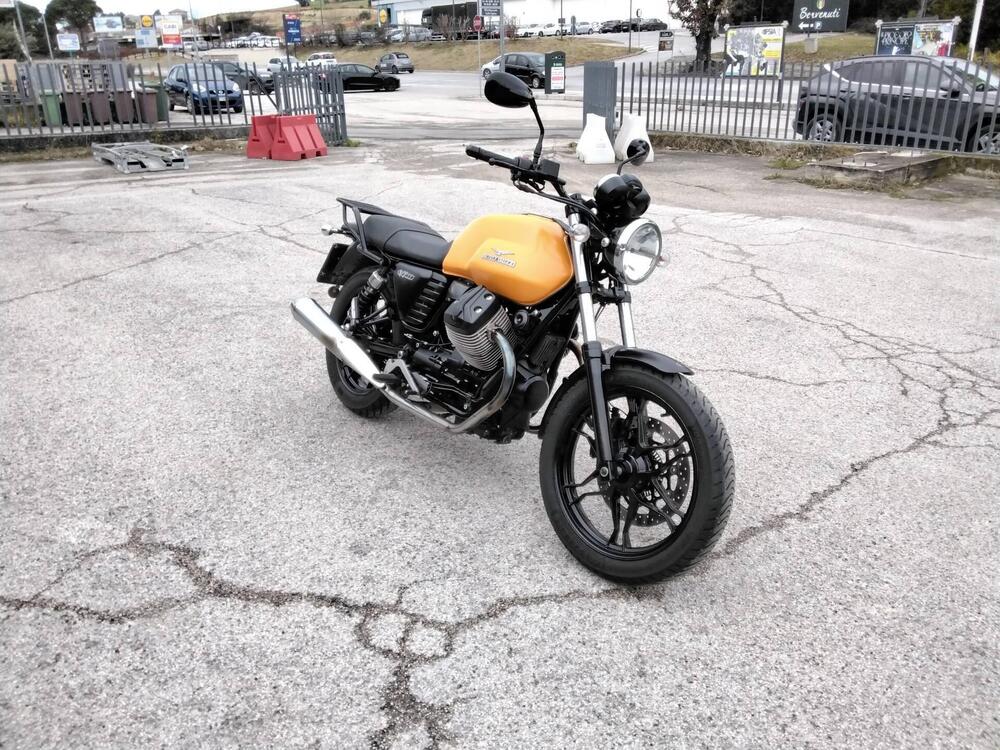 Moto Guzzi V7 II Special (2015 - 17) (4)