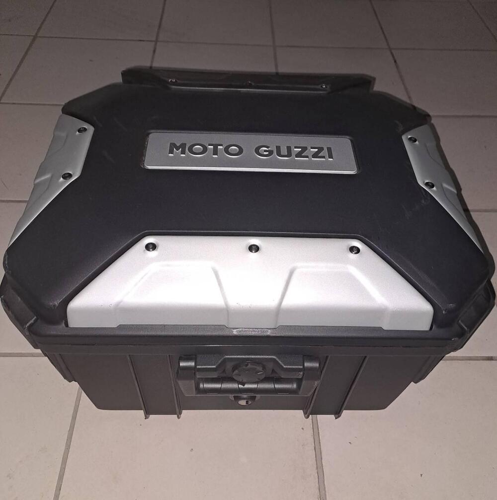 Moto Guzzi V85 TT (2021 - 23) (7)